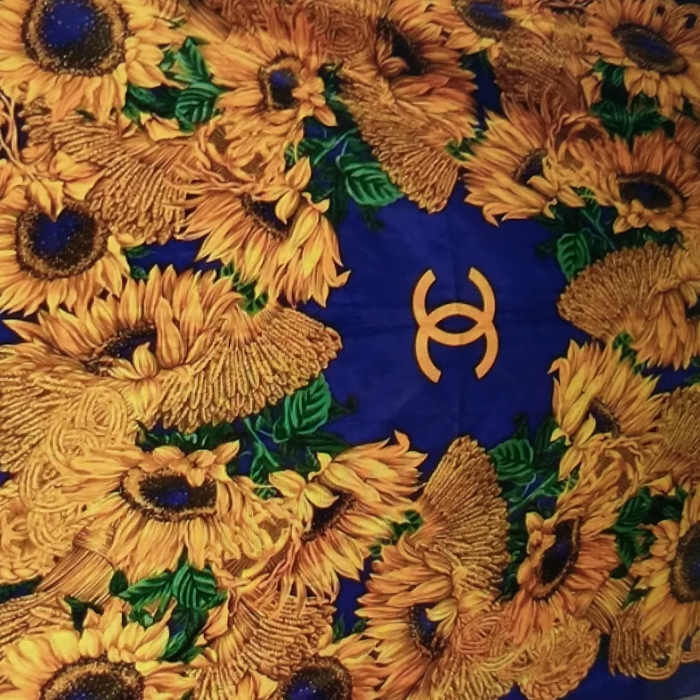 Authentic Chanel Scarf...